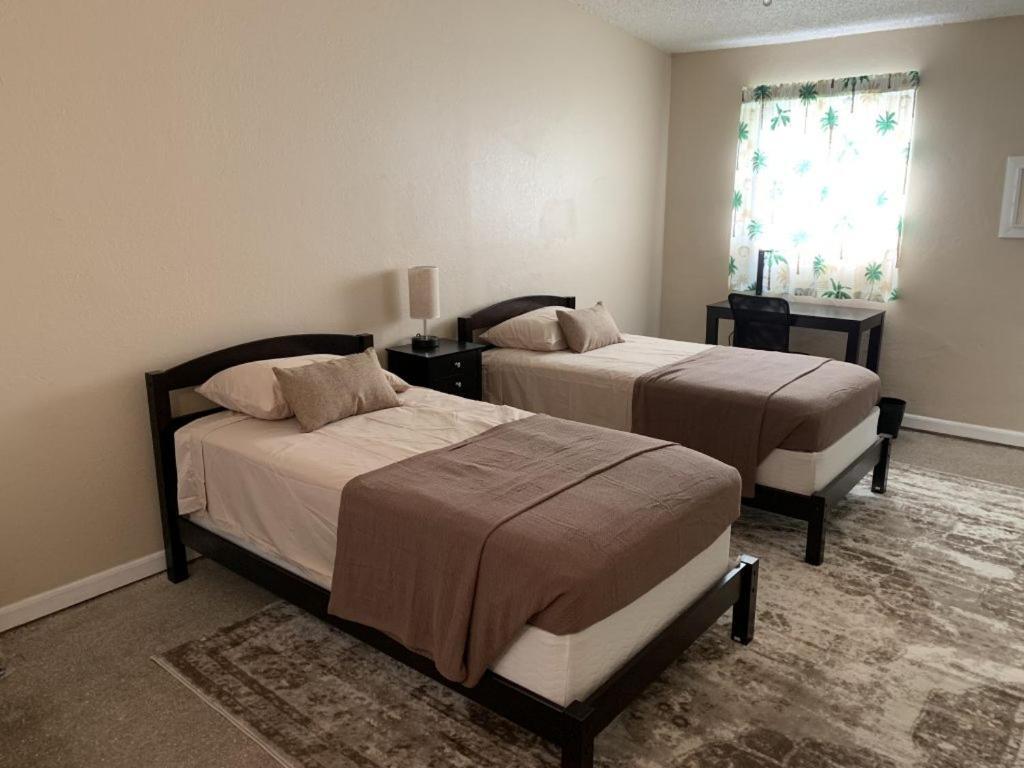 Sebastian Gardens Inn & Suites Luaran gambar