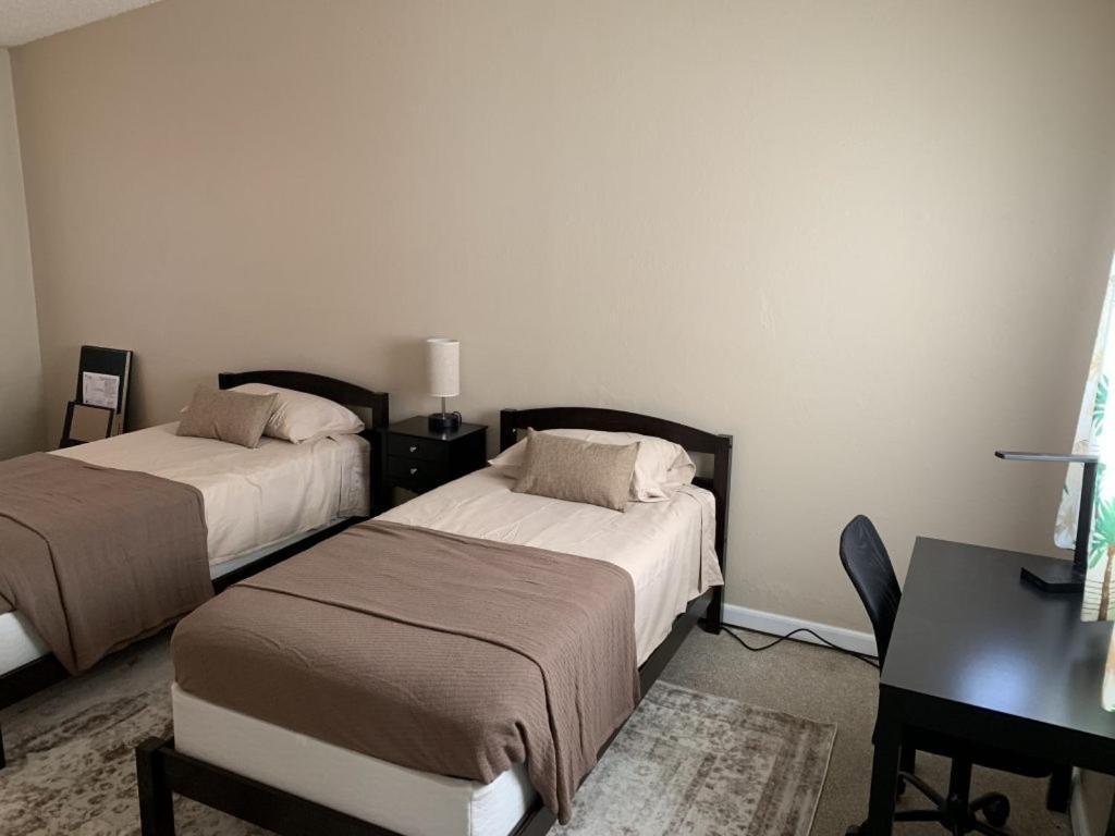Sebastian Gardens Inn & Suites Luaran gambar